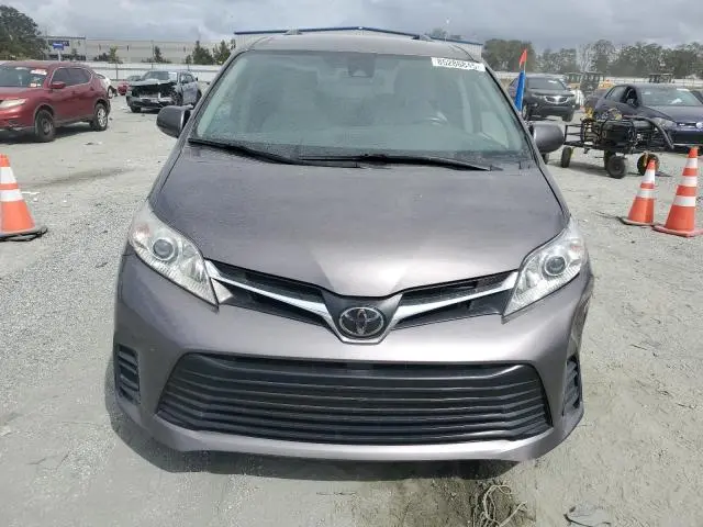 2020 TOYOTA SIENNA LE  