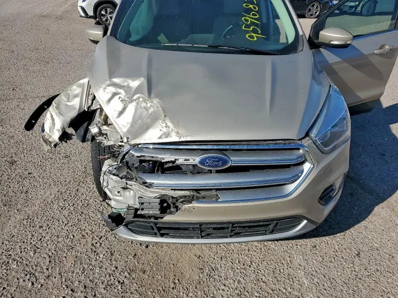 2017 FORD ESCAPE TITANIUM  