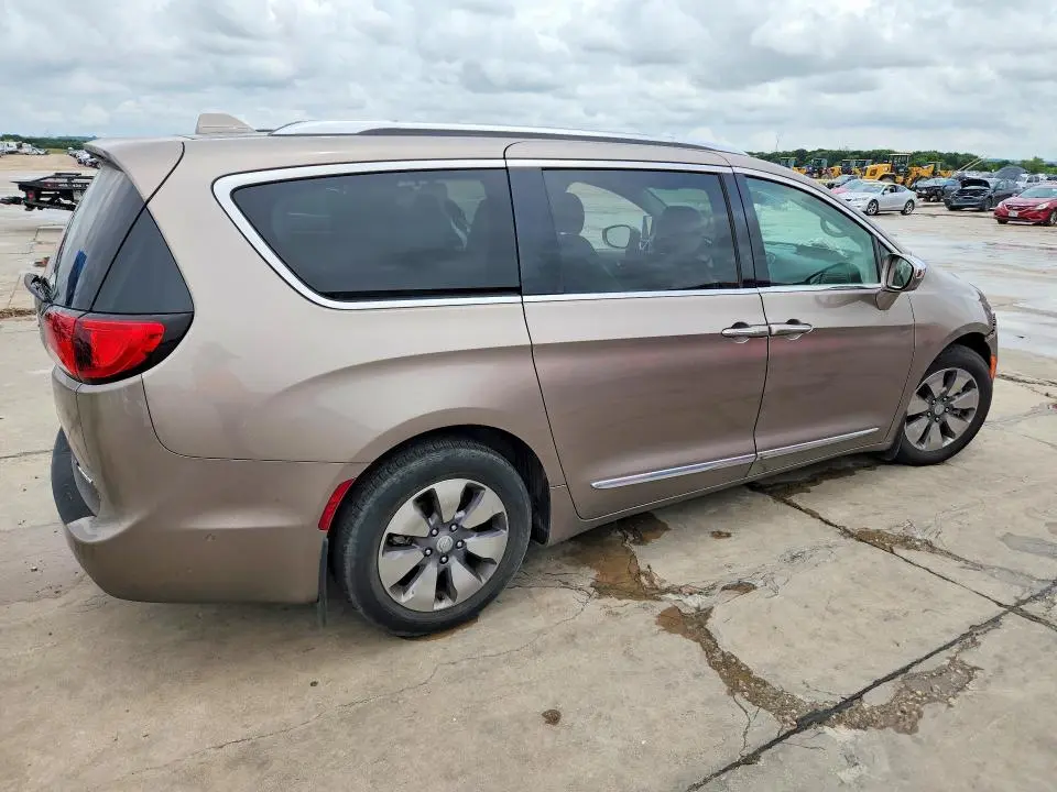 2018 CHRYSLER PACIFICA HYBRID LIMITED  
