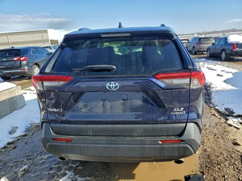 2019 TOYOTA RAV4 XLE  