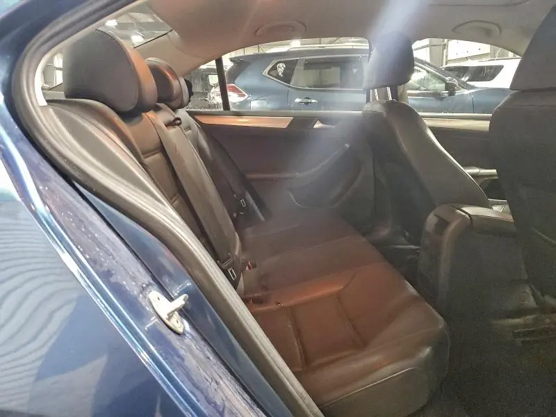 2018 VOLKSWAGEN JETTA SE  