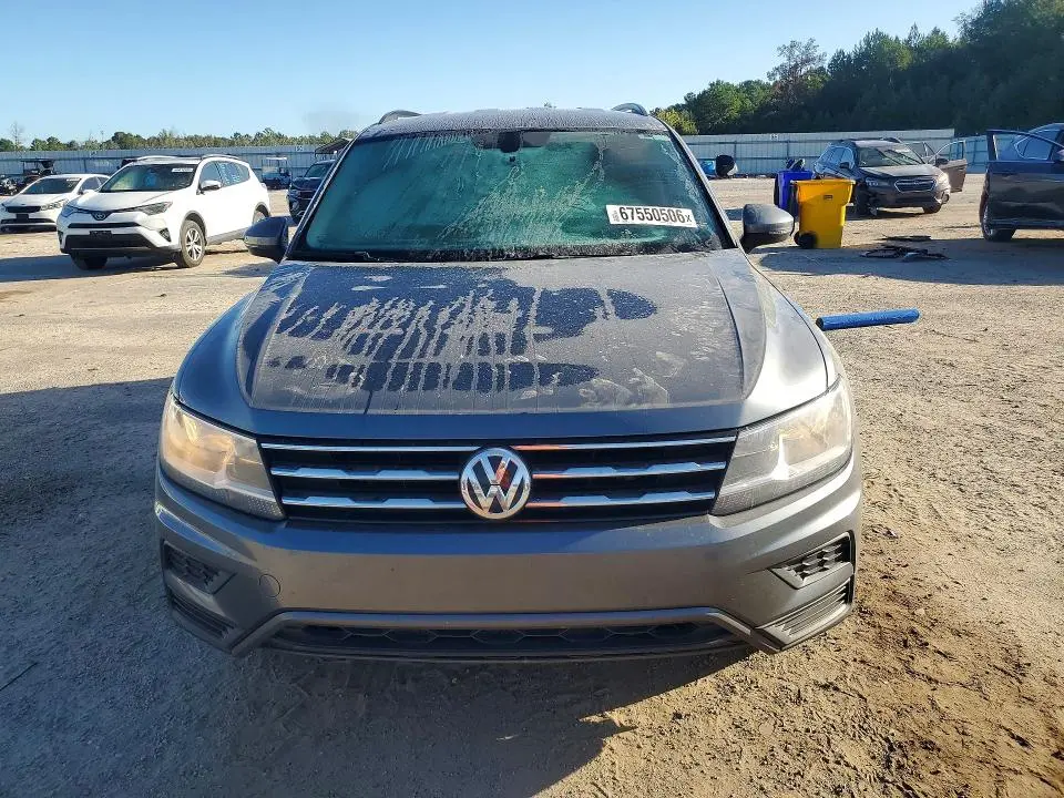 2021 VOLKSWAGEN TIGUAN SE  