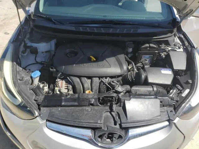 2014 HYUNDAI ELANTRA SE  