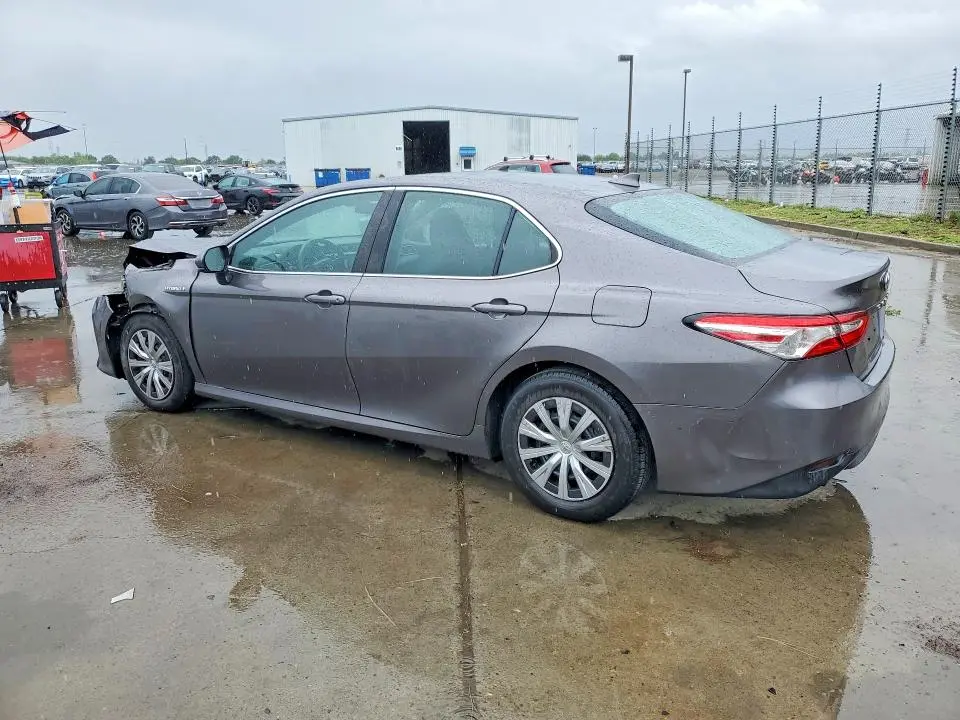 2019 TOYOTA CAMRY LE  