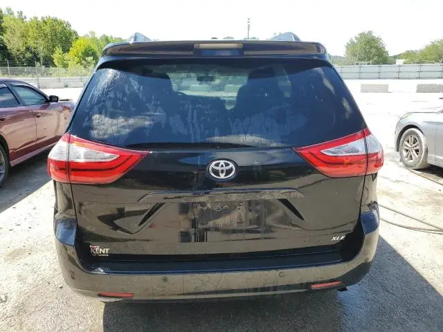 2017 TOYOTA SIENNA XLE  