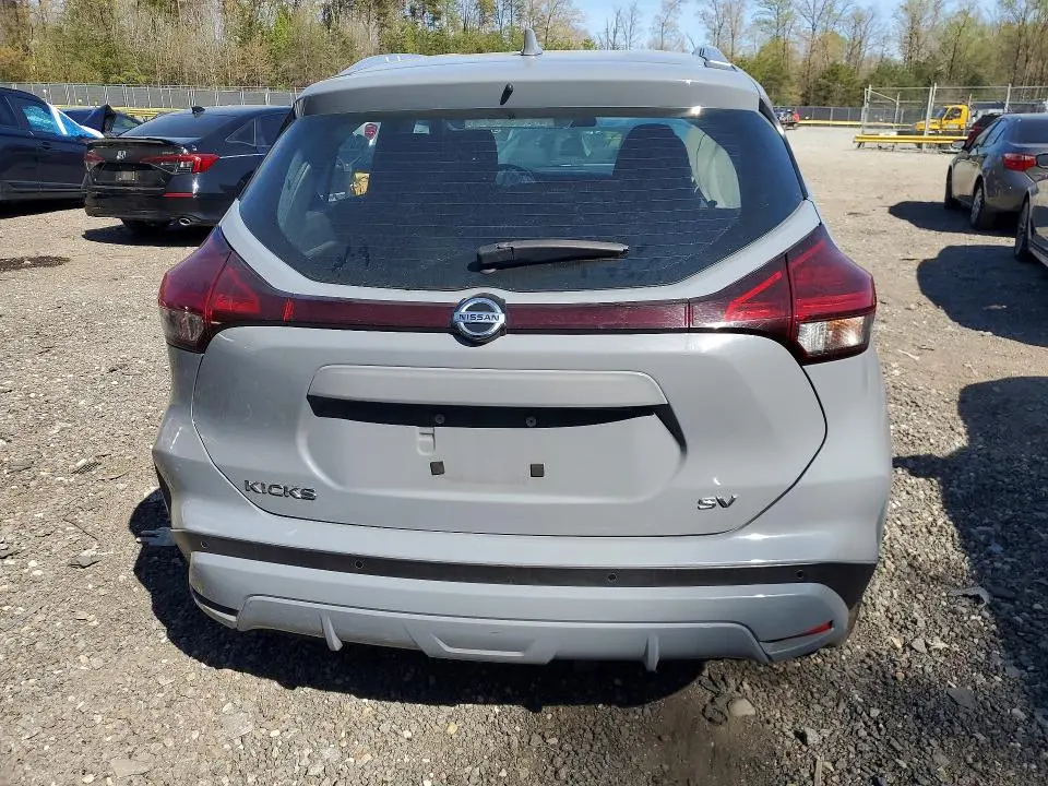2021 NISSAN KICKS   