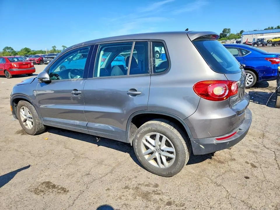 2011 VOLKSWAGEN TIGUAN S  