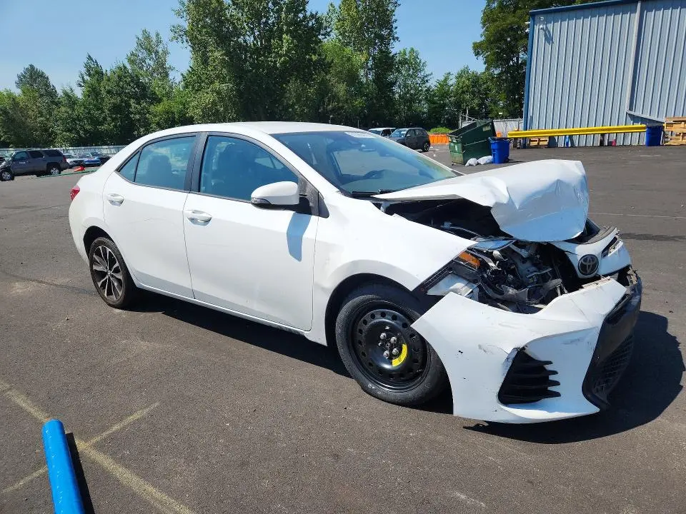 2017 TOYOTA COROLLA SE  
