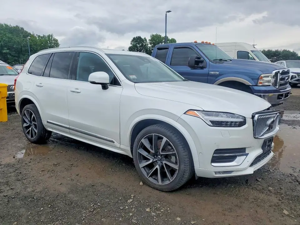 2023 VOLVO XC90 PLUS  