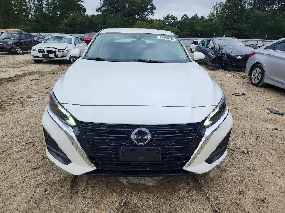2023 NISSAN ALTIMA SV  
