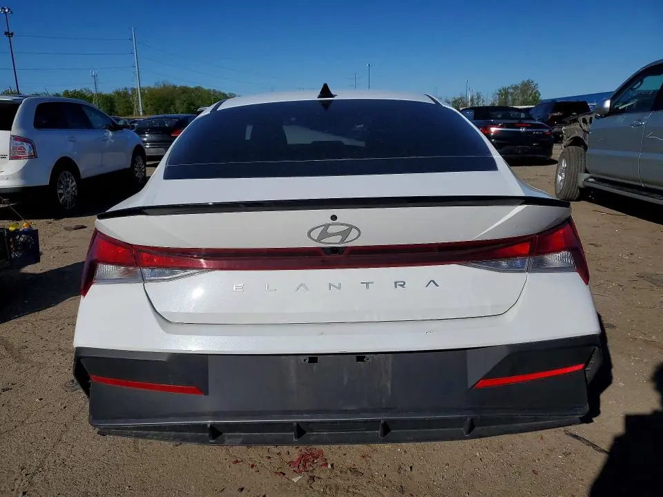 2025 HYUNDAI ELANTRA SEL SPORT  