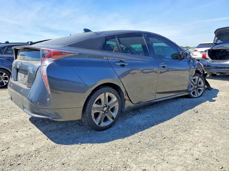 2016 TOYOTA PRIUS III  