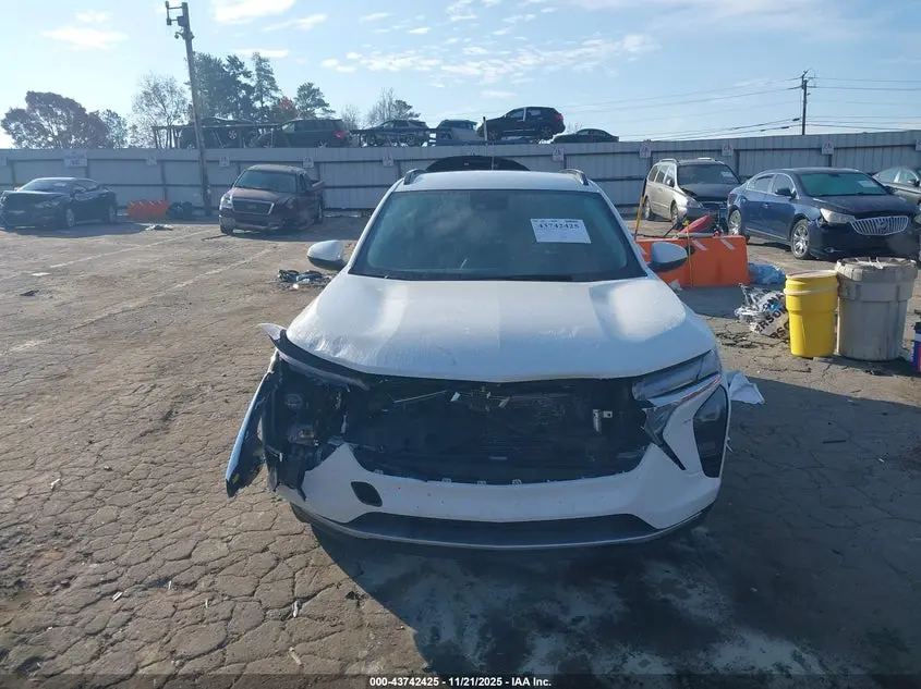 2025 CHEVROLET TRAX FWD LT