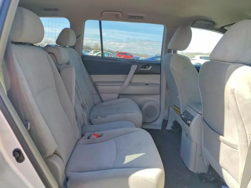 2011 TOYOTA HIGHLANDER BASE  