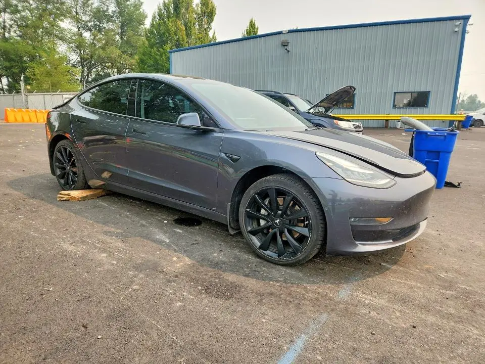 2018 TESLA MODEL 3   