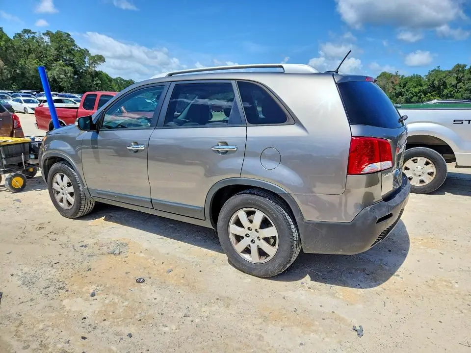 2013 KIA SORENTO LX  