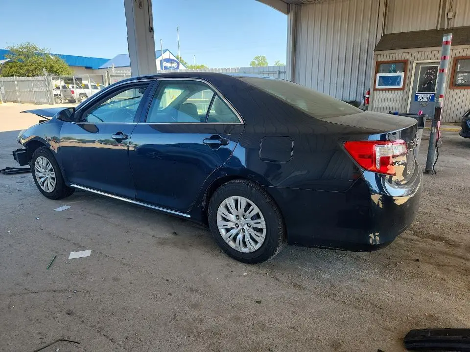 2014 TOYOTA CAMRY LE  