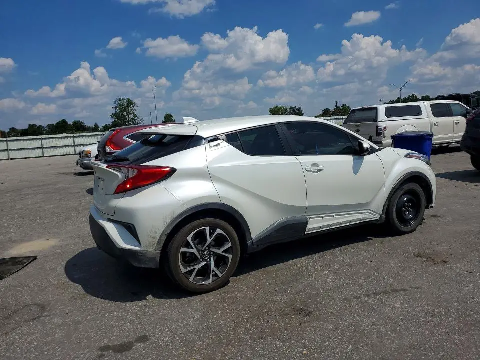 2020 TOYOTA C-HR XLE  