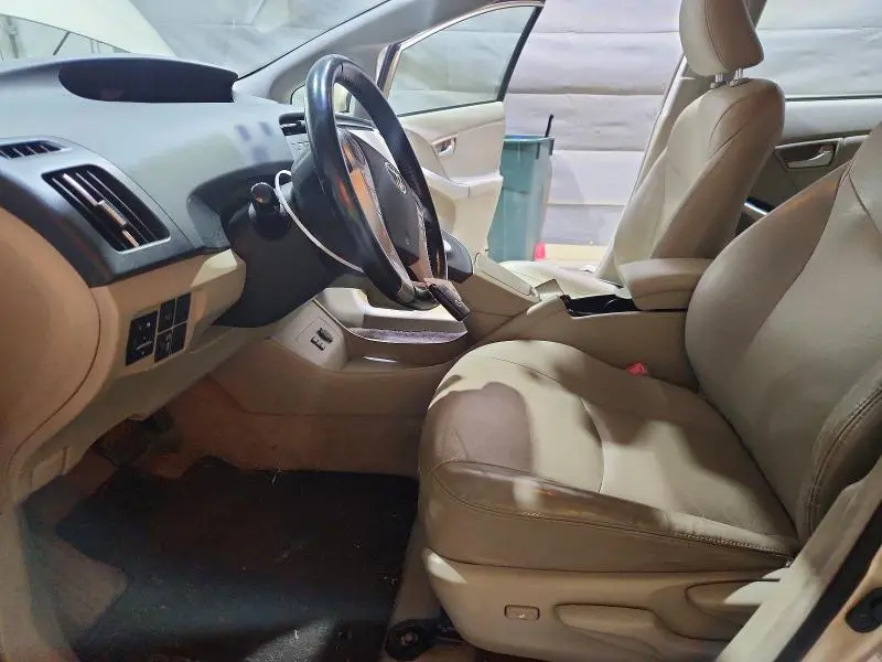 2010 TOYOTA PRIUS V  