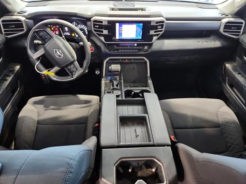 2022 TOYOTA TUNDRA SR5  