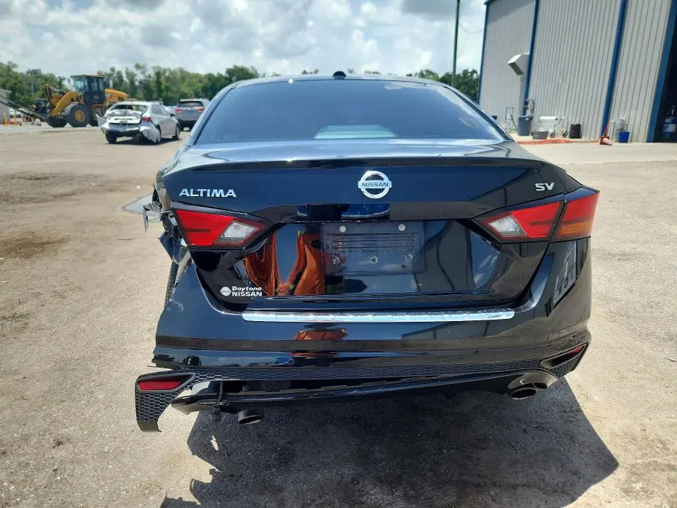 2021 NISSAN ALTIMA SV  