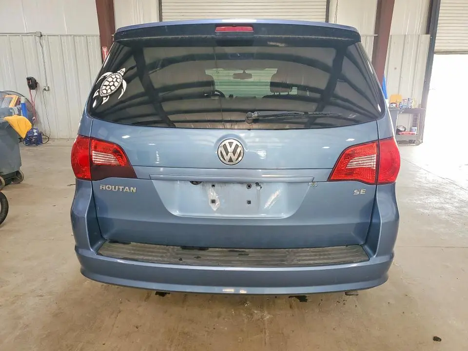2011 VOLKSWAGEN ROUTAN SE  