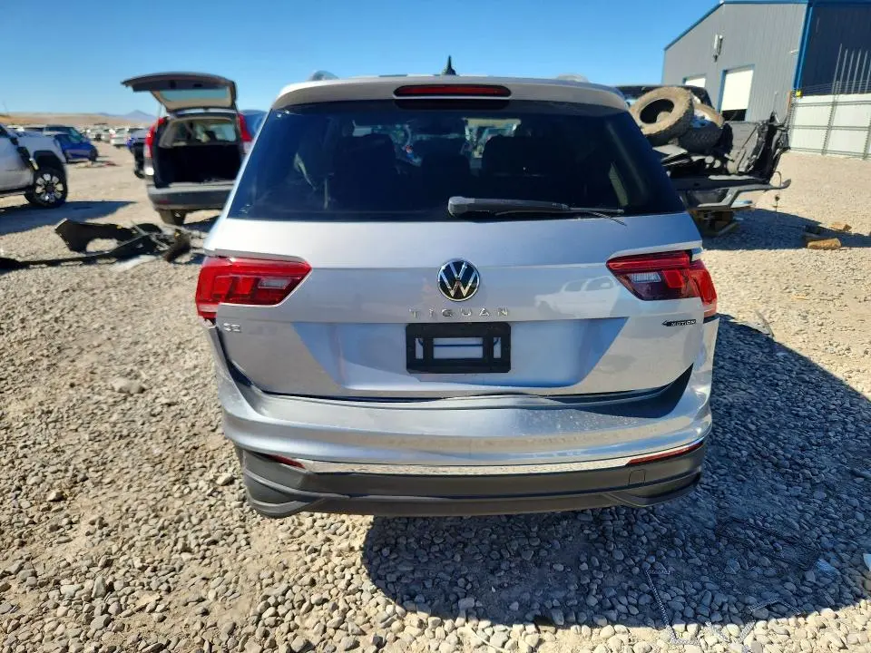 2022 VOLKSWAGEN TIGUAN SE  
