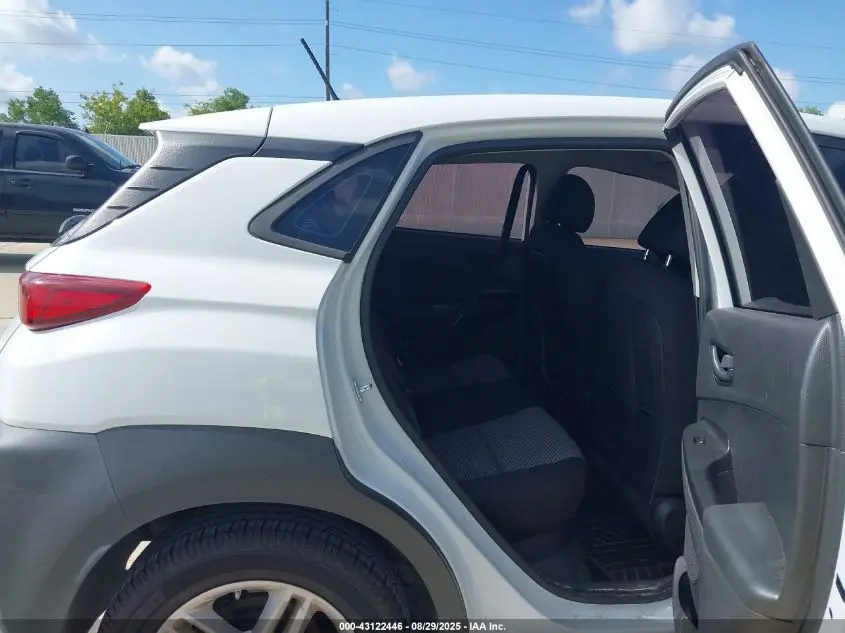 2021 HYUNDAI KONA SE