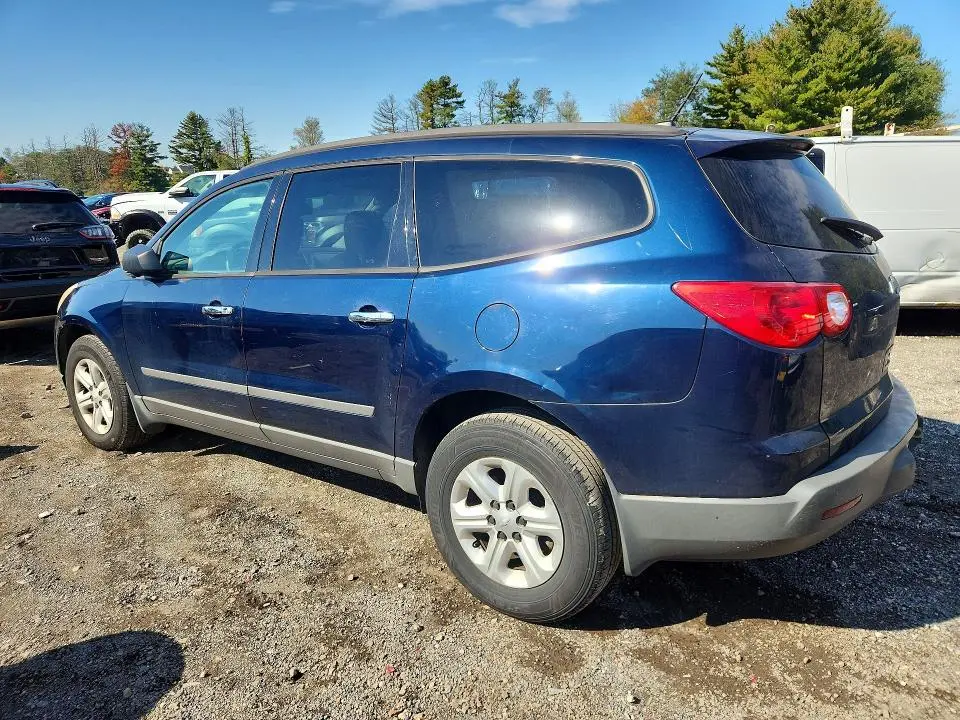 2011 CHEVROLET TRAVERSE LS  