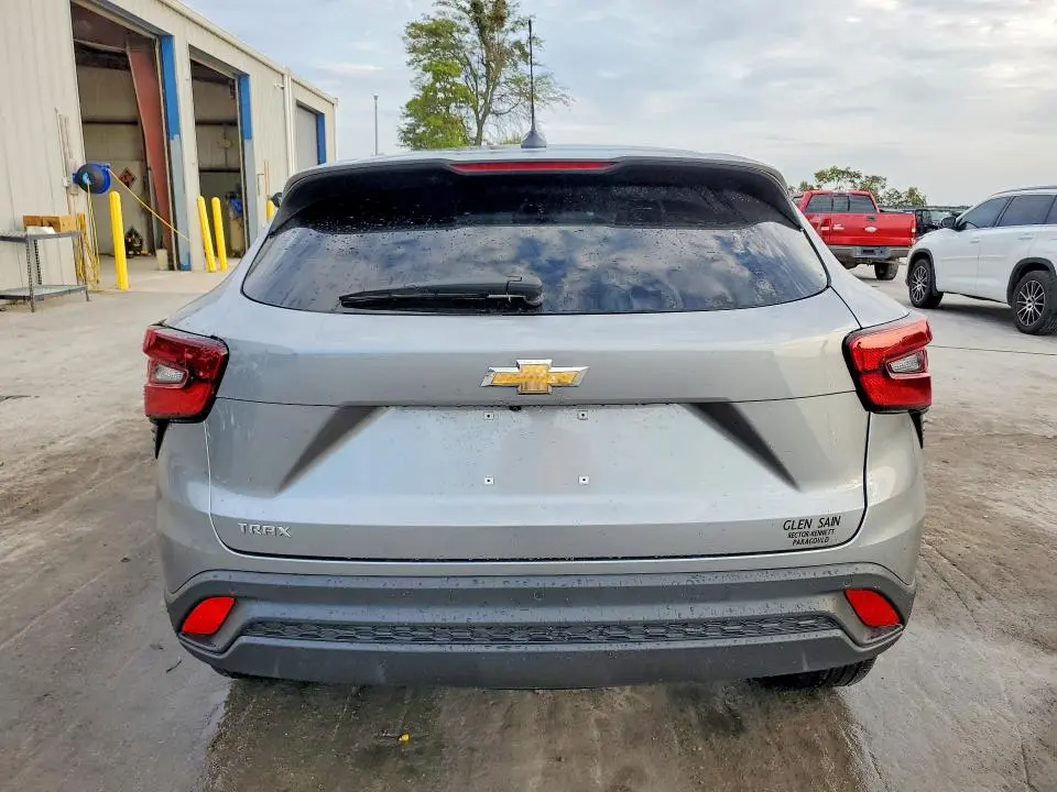 2025 CHEVROLET TRAX LS  
