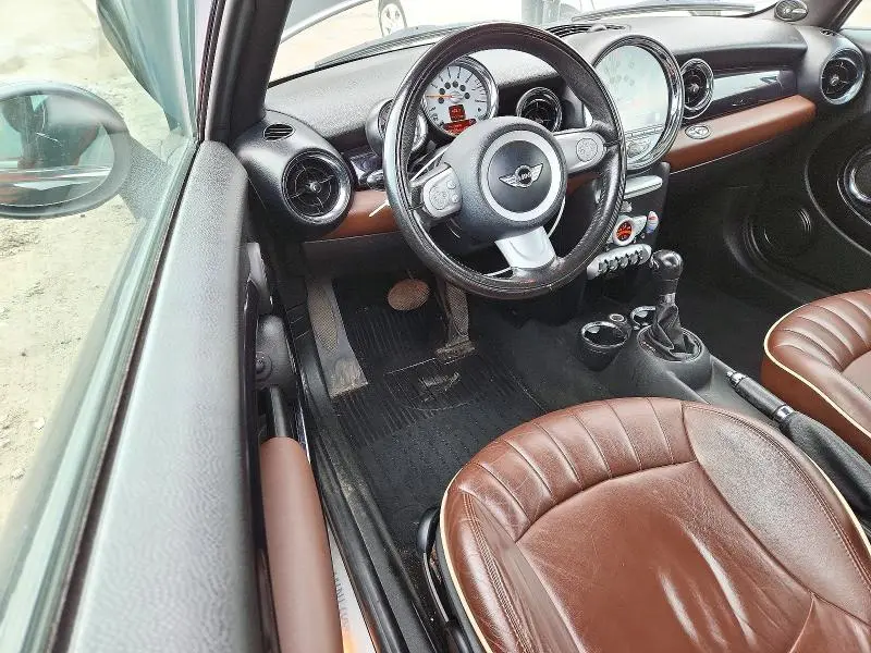 2010 MINI COOPER   