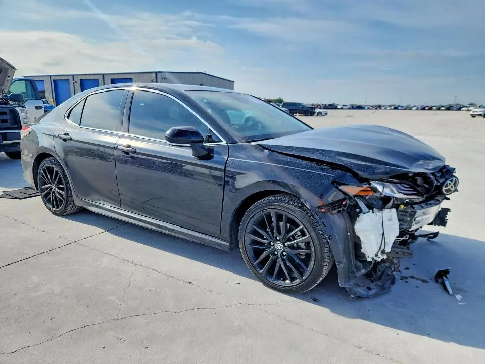 2021 TOYOTA CAMRY   