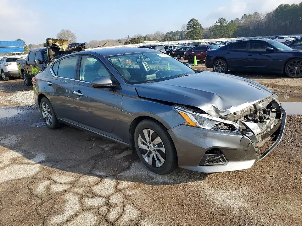 2020 NISSAN ALTIMA S  