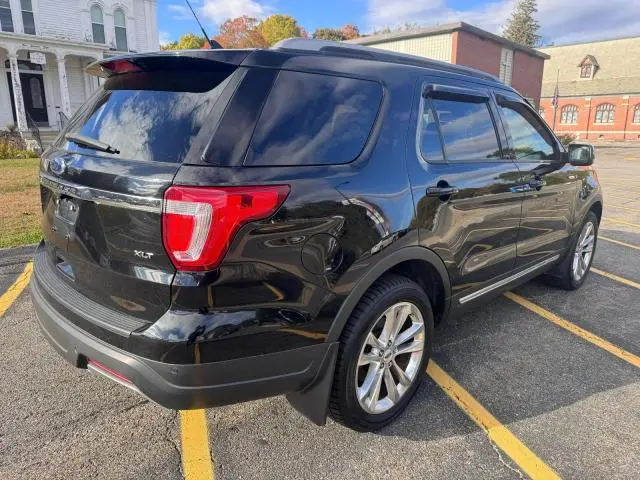 2019 FORD EXPLORER XLT  
