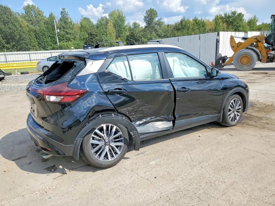 2021 NISSAN KICKS SV  