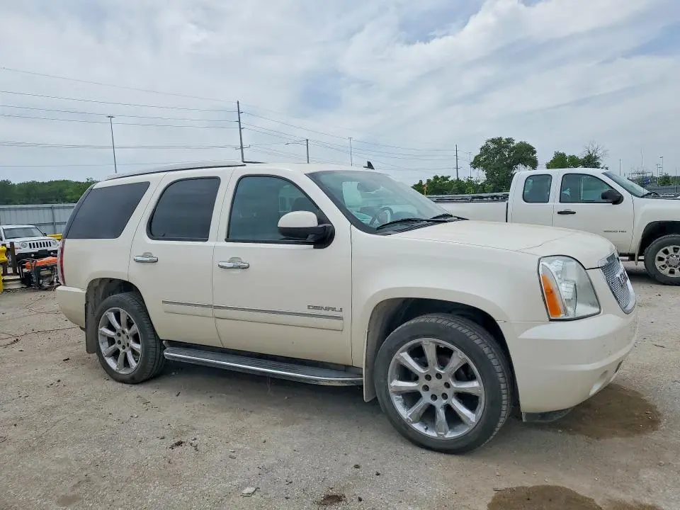 2013 GMC YUKON DENALI  