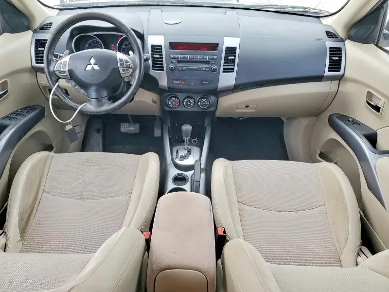 2010 MITSUBISHI OUTLANDER SE  