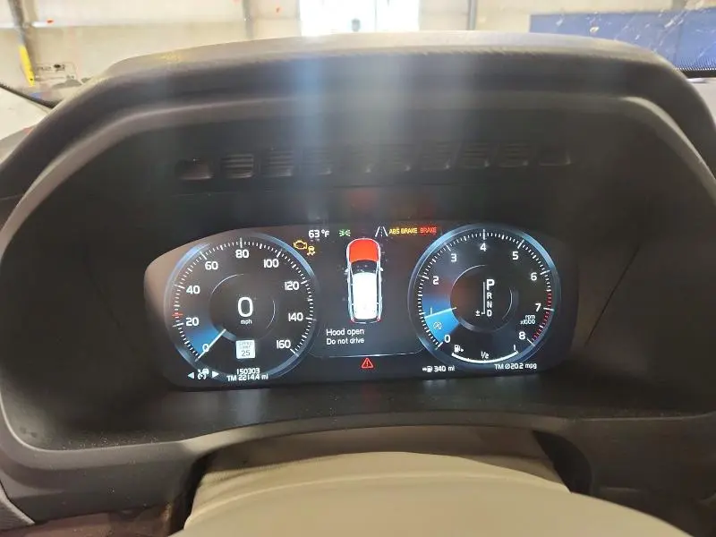 2016 VOLVO XC90 T6  