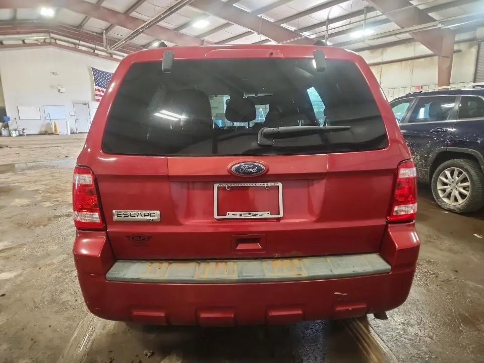 2010 FORD ESCAPE XLT  