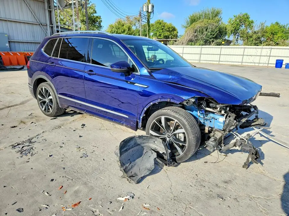 2024 VOLKSWAGEN TIGUAN SEL R-LINE BLACK  