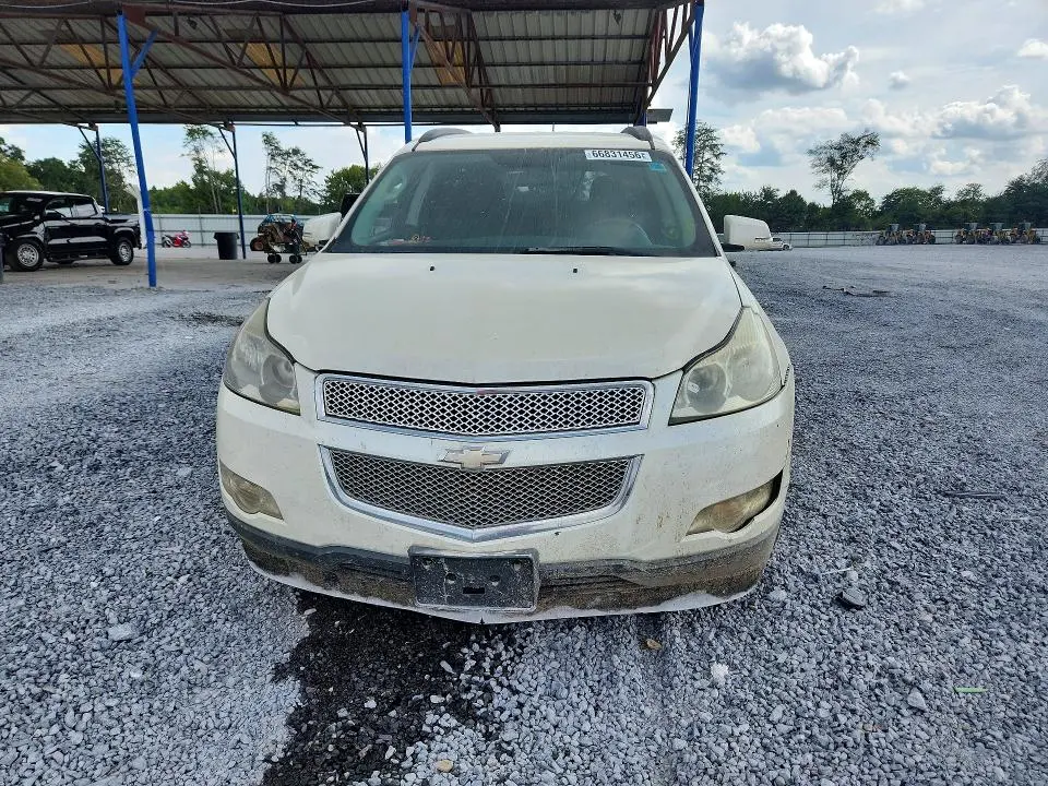 2011 CHEVROLET TRAVERSE LT  