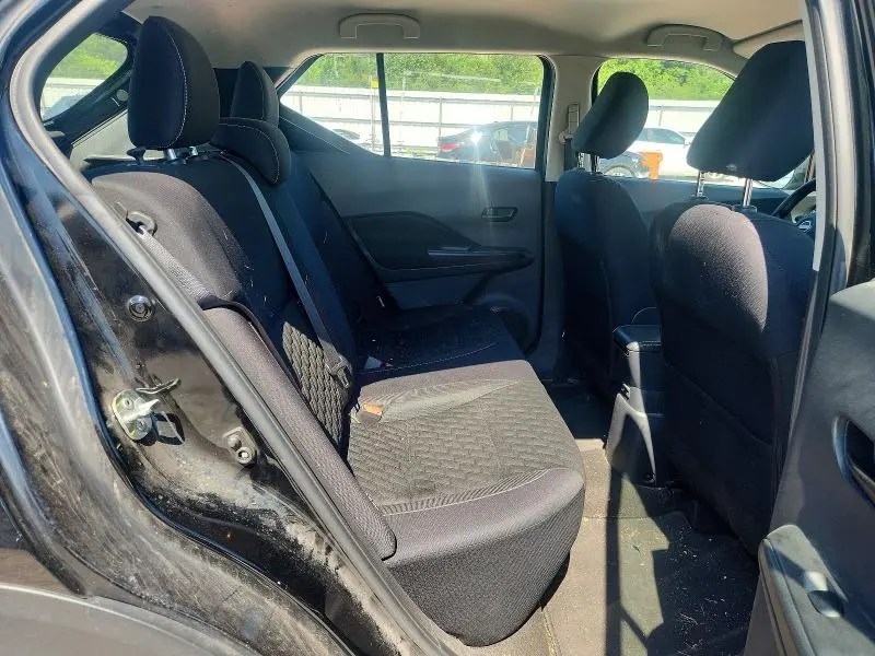 2022 NISSAN KICKS S  