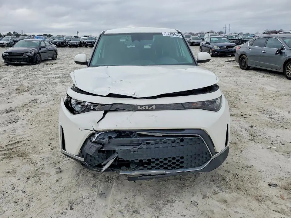 2023 KIA SOUL LX  