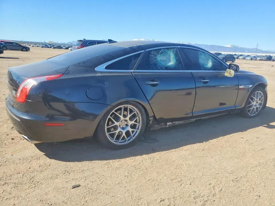 2013 JAGUAR XJ   