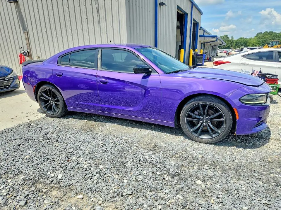 2018 DODGE CHARGER SXT  