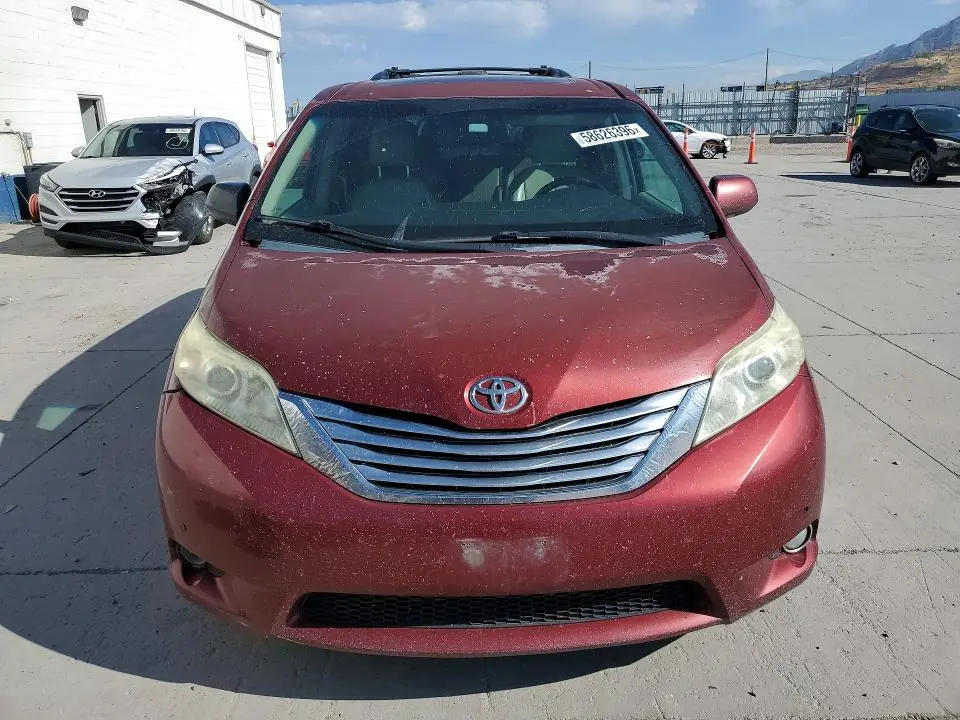 2011 TOYOTA SIENNA LIMITED 7-PASSENGER  