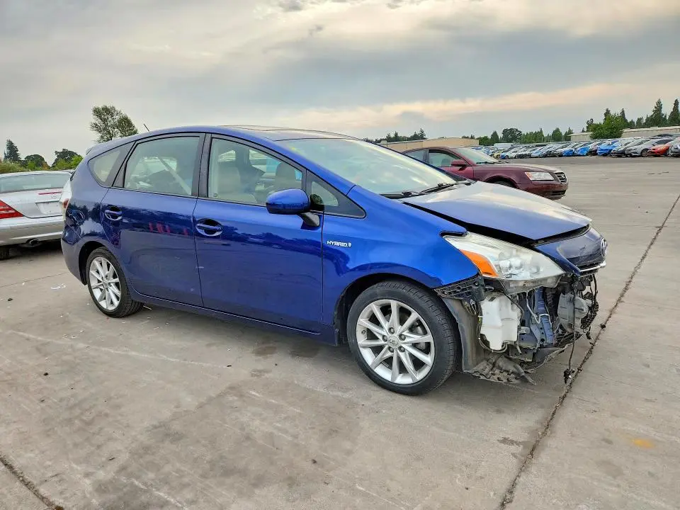 2014 TOYOTA PRIUS V FIVE  