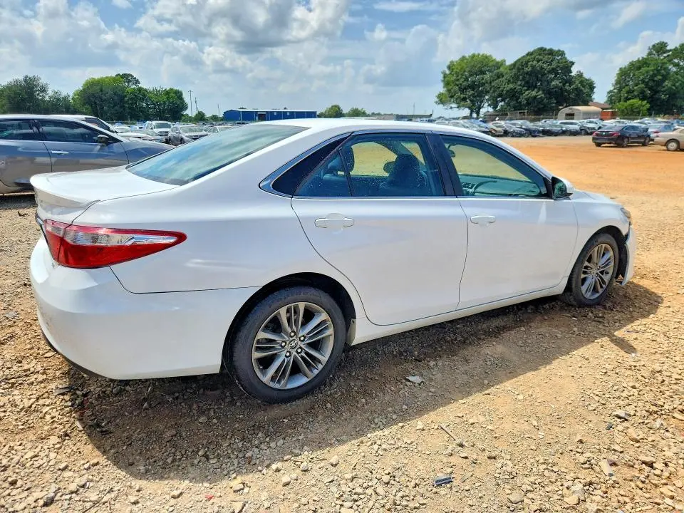 2017 TOYOTA CAMRY SE  