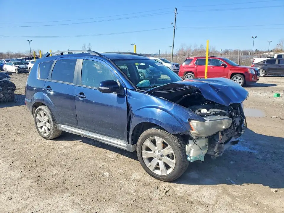 2011 MITSUBISHI OUTLANDER SE  