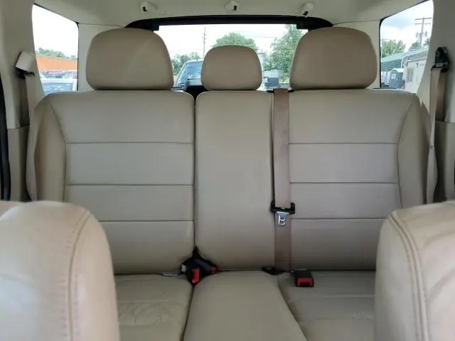 2010 FORD ESCAPE LIMITED  